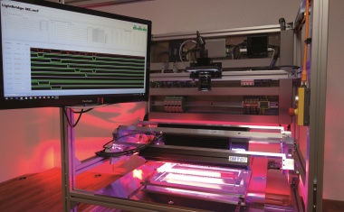 Portables Bilderverarbeitungs-System erfasst in einem Durchlauf Bilder von bis zu acht Beleuchtungsarten