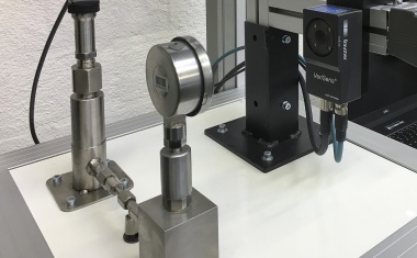Bildbasierte Qualitätsprüfung von mechanischen Manometern