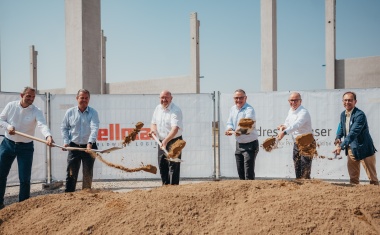 Endress+Hauser baut Logistik-Kapazität aus