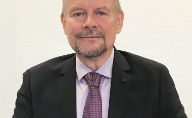 Finder strukturiert Vertriebsspitze um