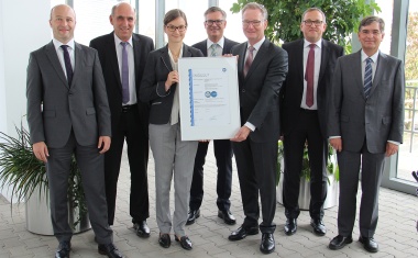 Phoenix Contact erfüllt Security-Anforderungen