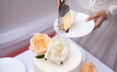 Kuchen schnell und präzise handhaben