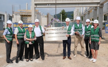 Precitec baut Firmenzentrale aus
