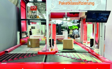 Blitzschnelles Sortieren von Paketen nach Größe, Form und Material