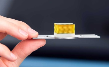 High-resolution 3D-printing system for industry and academia