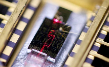 Powerful new external cavity laser module