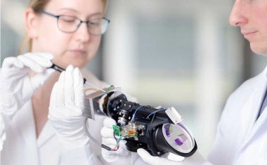 Jenoptik acquires Berliner Glas Medical and SwissOptic