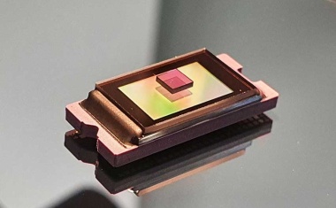 How di­a­monds be­come quantum computers