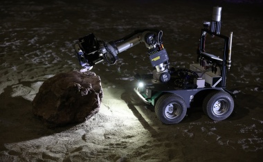 Competition selects best robots for the moon