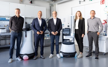 United Robotics receives usage rights to laboratory robot Kevin