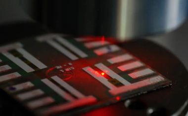 Perovskite LEDs shine a thousand times brighter than OLEDs