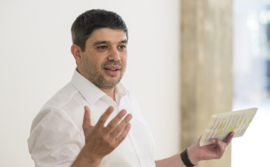 Physik Instrumente opens interface to science