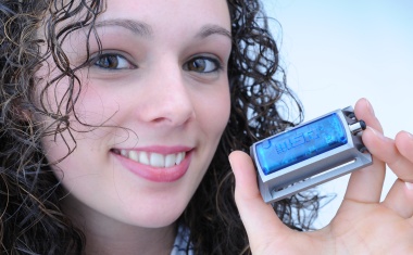 Mini-Datenlogger Für Beschleunigung, Temperatur, Feuchte, Druck und Licht