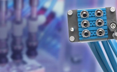 Pneumatics and electronics combined in one connector