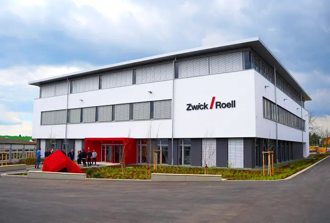 Zwickroell stärkt Qualifizierung mit neuem Training Center in Ulm