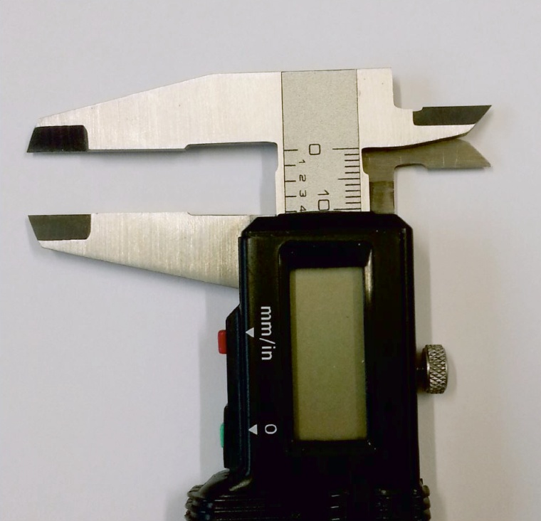 Abb. 1: b) Eine Schieblehre als Beispielobjekt.