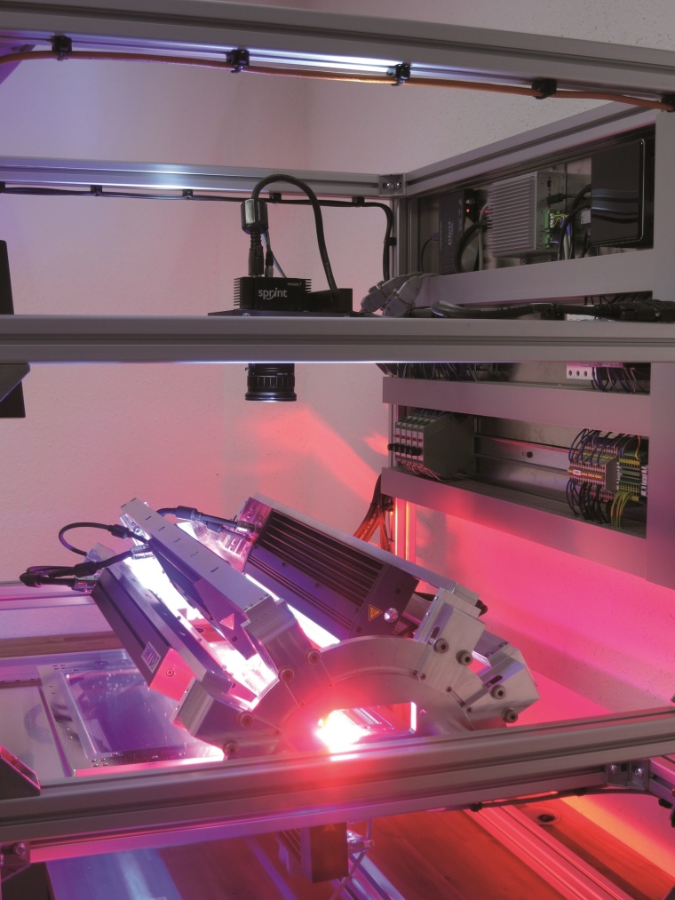 Anordnung von Linienleuchten entlang der Linearachse (Bild: MSTVision)