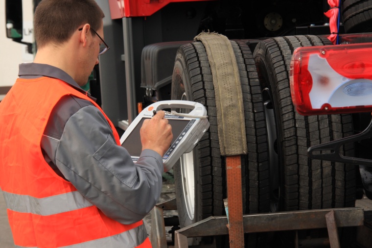 Ladungssicherungsaudit mit der Membrain Lösung bei MAN. Mit Hilfe von Tablet...