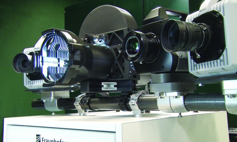 Die thermischen Daten der LWIR-Kamera werden mit den 3D-Daten von zwei...