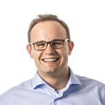 Moderator des Webinars ist derAnwendungswissenschaftler Dr. Claudius Riek....