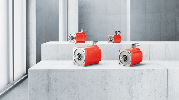 Drei Servomotoren des Typs CM3C63S mit Einkabeltechnologie betreiben die...