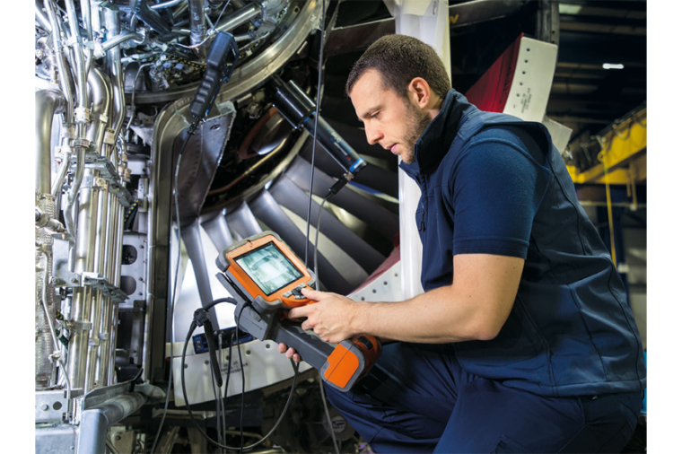 Die Videoskop-Spitze ist mit einem Scanner ausgestattet, der 3D-Farbbilder...