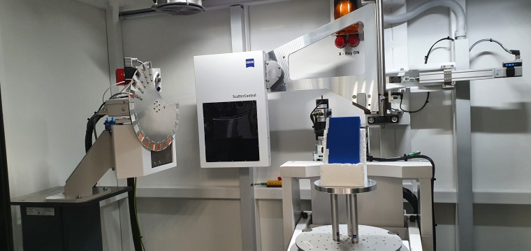 Der Drehteller im Computertomografen Zeiss Metrotom ermöglicht es, ein...