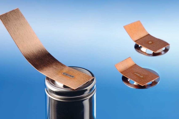 Laser-welded copper connectors on cylindrical cells (Source: Fh. ILT)