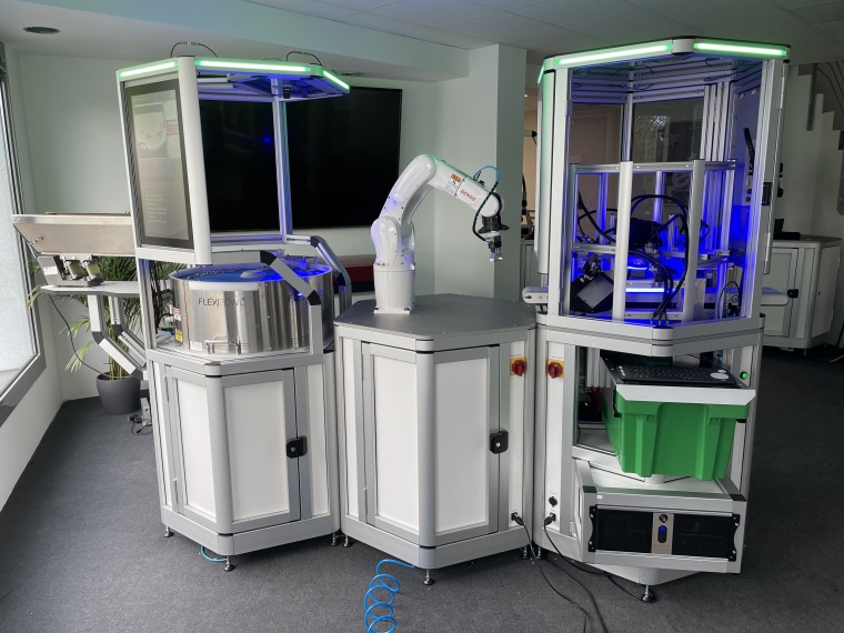 Cretec Cybernetics: Inspection System QBIC Robotic Vision Control (Image:...