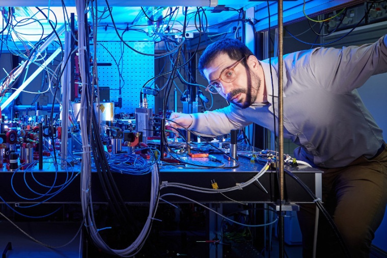 Study leader Andrea Alberti in a laboratory of the Institute of Applied Physics...
