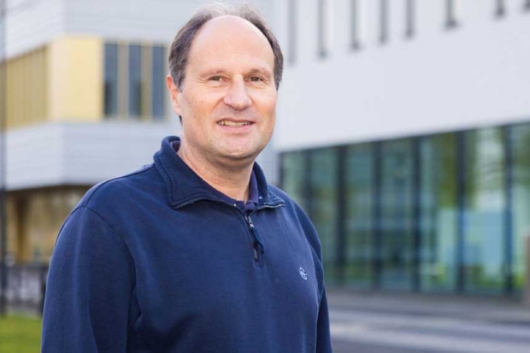 Prof Dr Thomas Huser (Source: U Bielefeld)