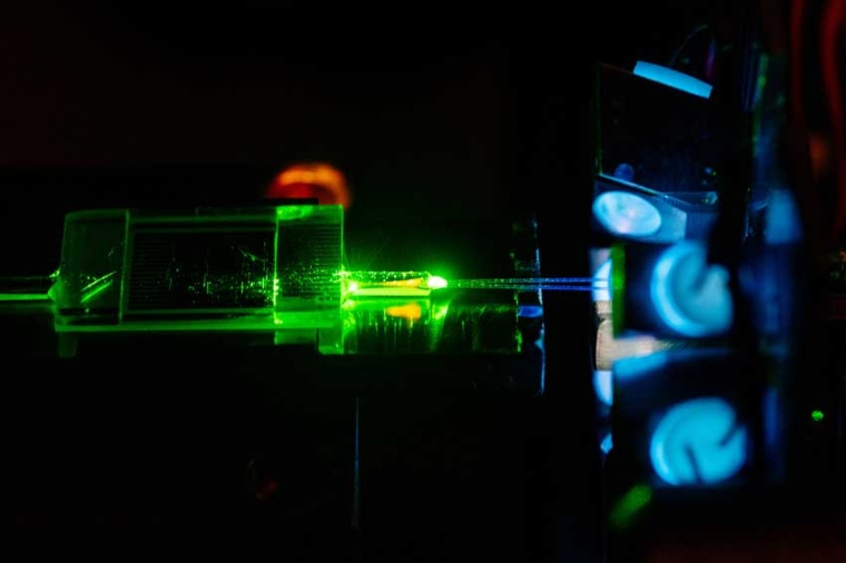 Paderborn: in the pigtailing process, fiber-optic cables are permanently fused...