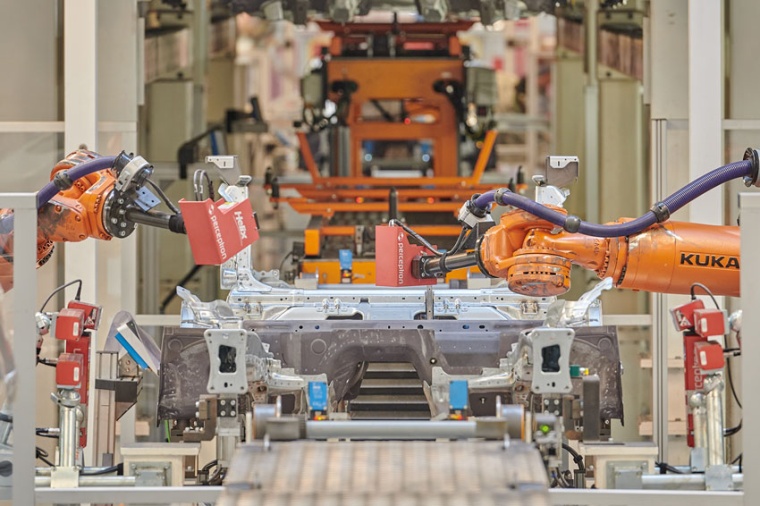 Industrial metrology application with Perceptron sensors (Source: Isra Vision)