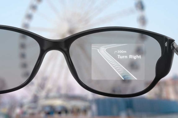 The next generation of smart glasses (Source: EssilorLuxottica)