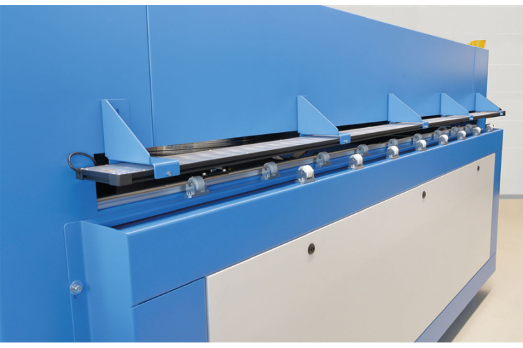 The 2.5 m long illumination from the MBJ Imaging Flex series mounted onto the...