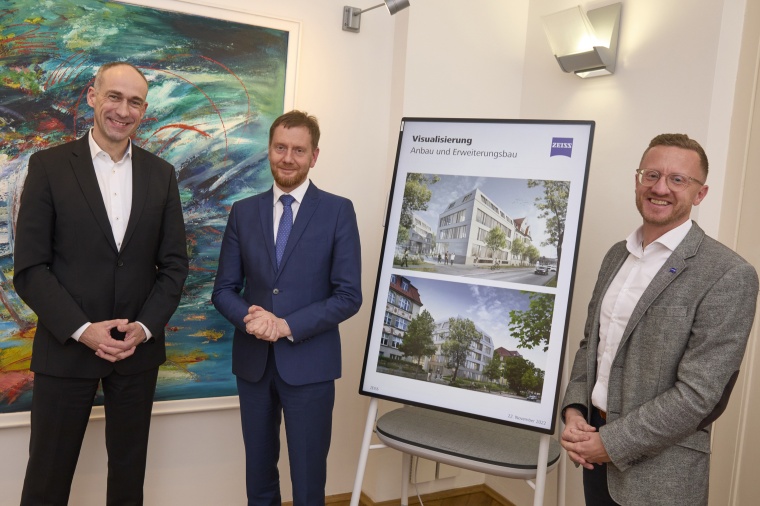 Saxonys Prime Minister Michael Kretschmer found out about the new building...