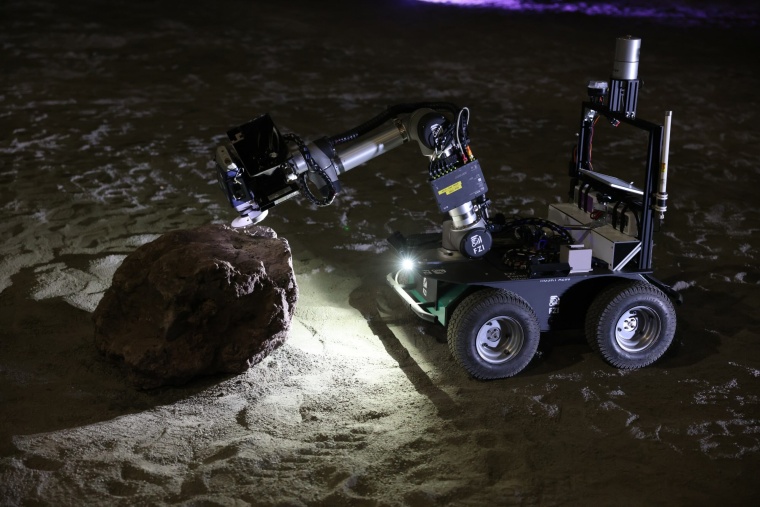 The robot Husky taking a soil sample. (Image: FZI Research Center for...