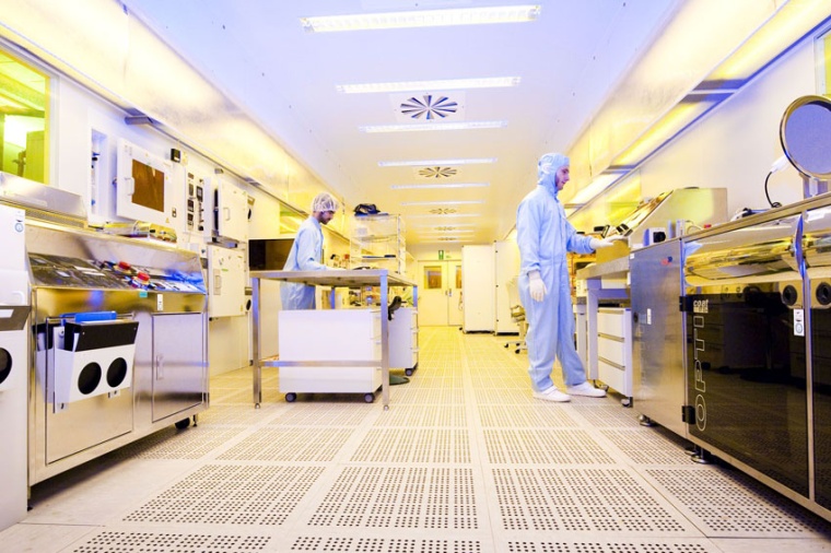 Cutting-edge research in optics and photonics needs special clean rooms for...