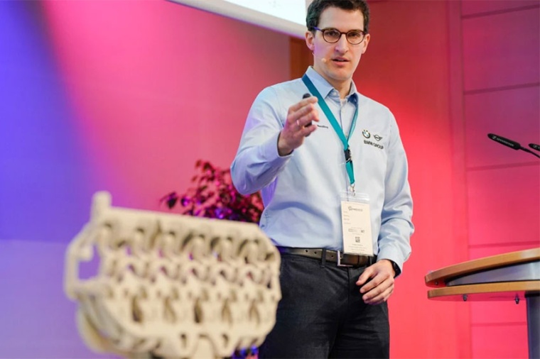 Rapid.Tech 3D keynote by Jochen Wendling, BMW plant Landshut (Source: Messe...