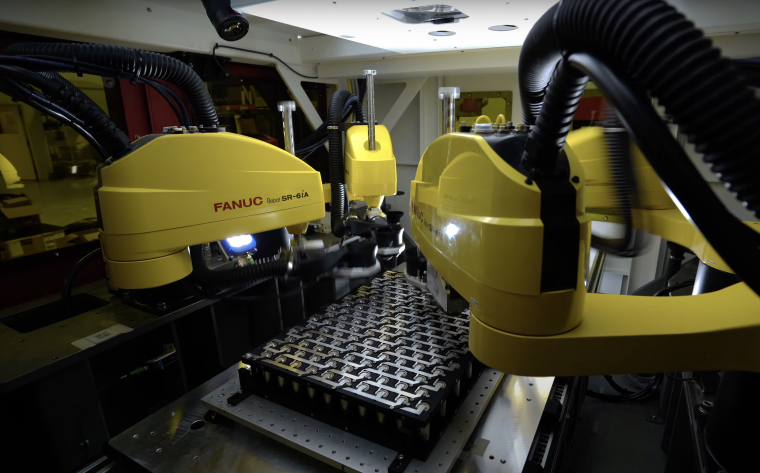 The four robots can carry out the clamping and laser welding work at the...