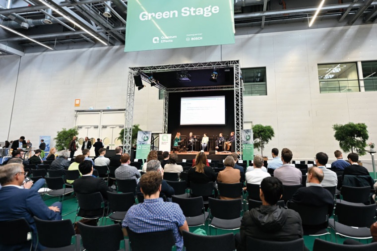 Lecture and discussion panel program on the main stage (Source: Landesmesse...