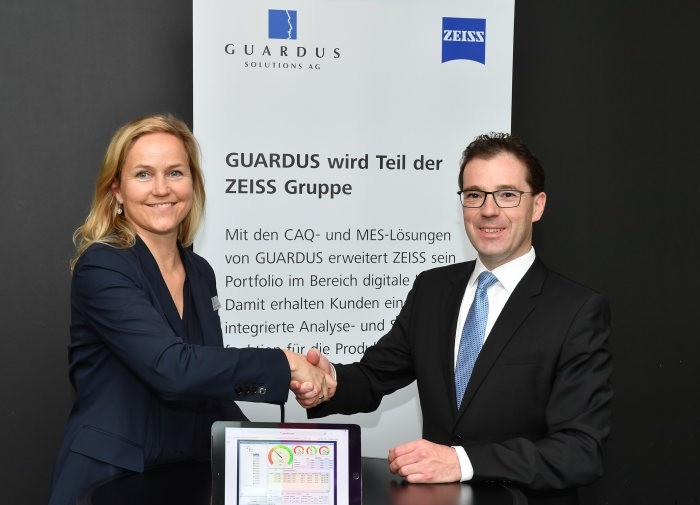 Simone Cronjäger, Gründerin und Vorstand von Guardus, und Dr. Jochen Peter,...