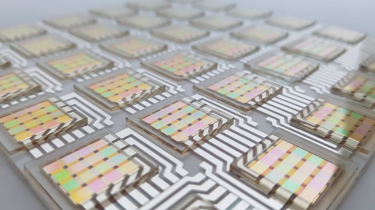 Zum Einsatz kommen die spektroskopischen Sensoren im industriellen Umfeld...