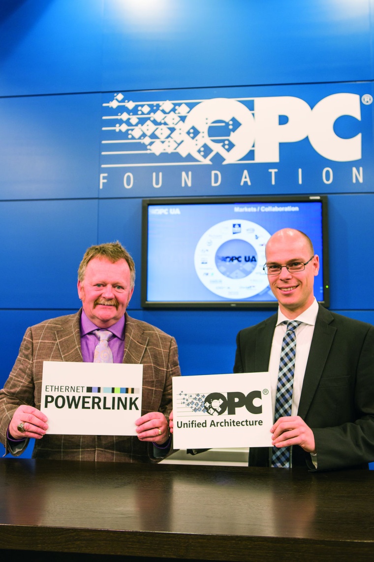 Thomas Burke (Vorsitzender der OPC Foundation, links) und Stefan Schönegger,...