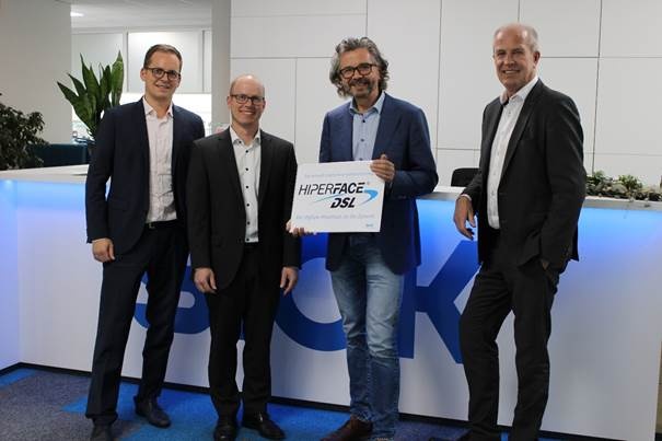 V.l.n.r.: Andreas Lautemann (SICK), Simon Brugger (SICK), Peter Brinkmann...