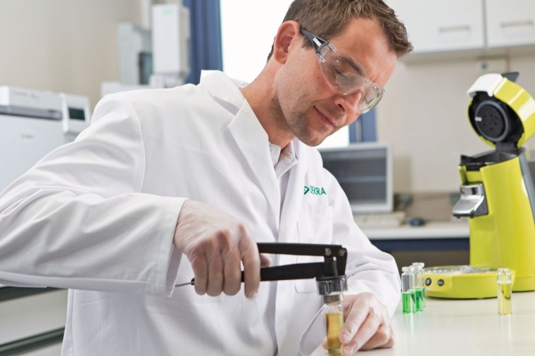 Dekra stellt Richtline für Phthalat-Weichmacher in Elektronikprodukten vor