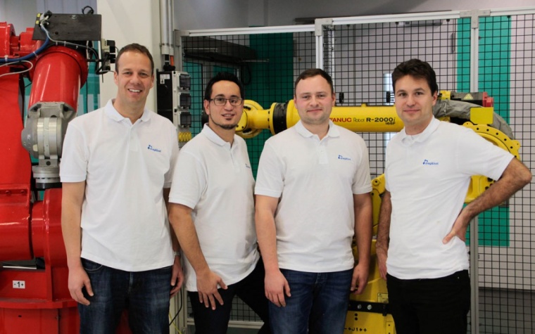 Die Gründer von drag&bot: Pablo Quilez, Martin Naumann, Daniel Seebauer und...