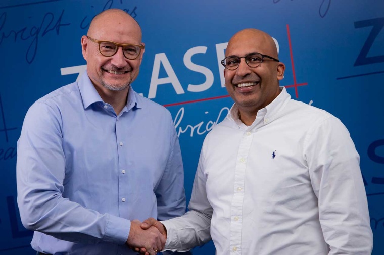 Dr. Hans Ebinger (l.) Kiran Ramakrishnan (Source / Quelle: Z-Laser)