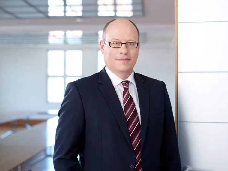 Finanzvorstand Hans-Dieter Schumacher (58). Bild: Jenoptik