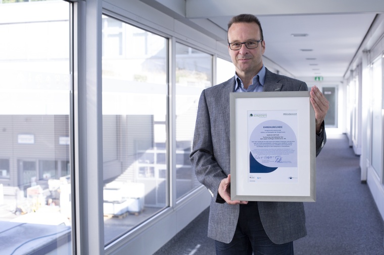 Markus Mettler wurde für sein Ausbildungsprojekt „Energiescouts“ mit einer...